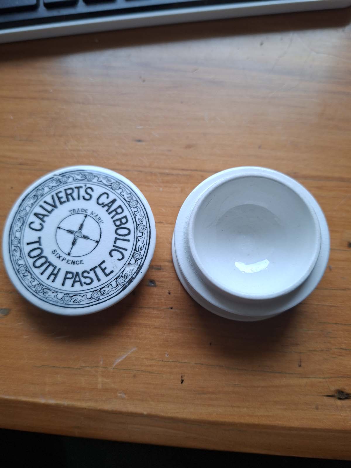Calverts Carbolic Toothpaste Pot Lid & Base - Image 9