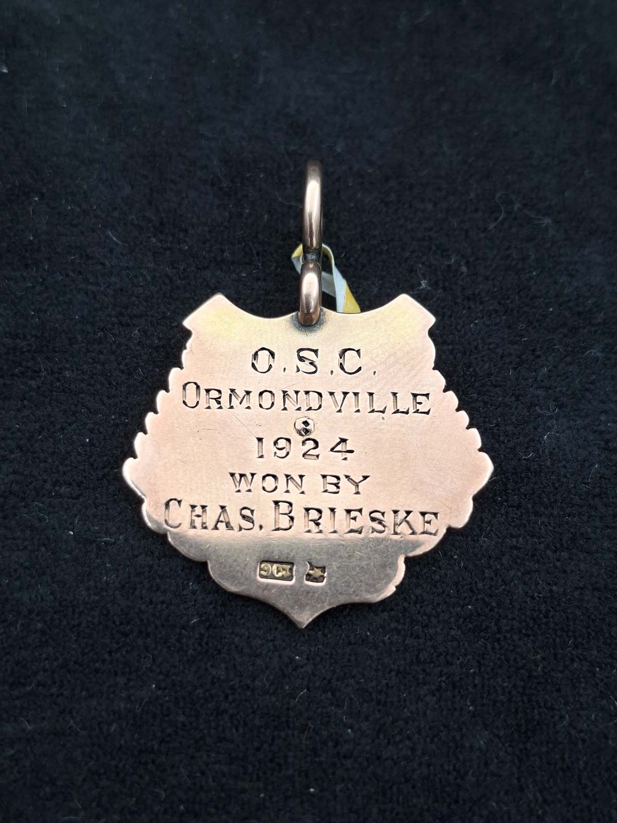 9ct Gold Medallion Ormondville (HB) 1924 - Image 2