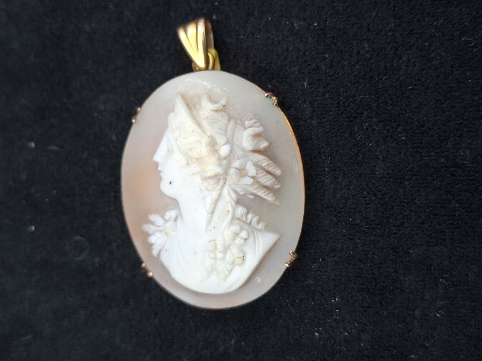 Cameo Pendant by Drew’s of Whanganui NZ (With Valuation) - Image 4