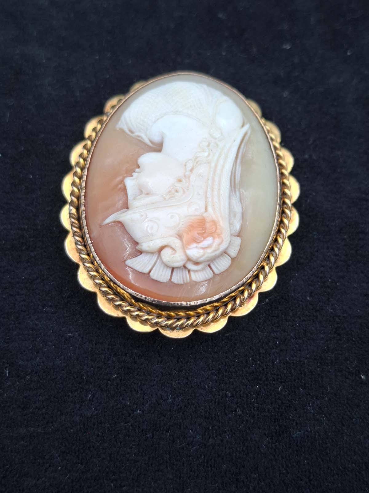 Cameo Brooch Greek Goddess Athena (With Valuation) - Image 3