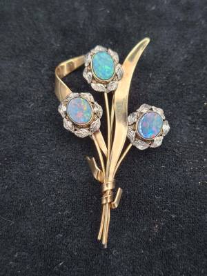 9ct Gold Opal Brooch (With Valuation)