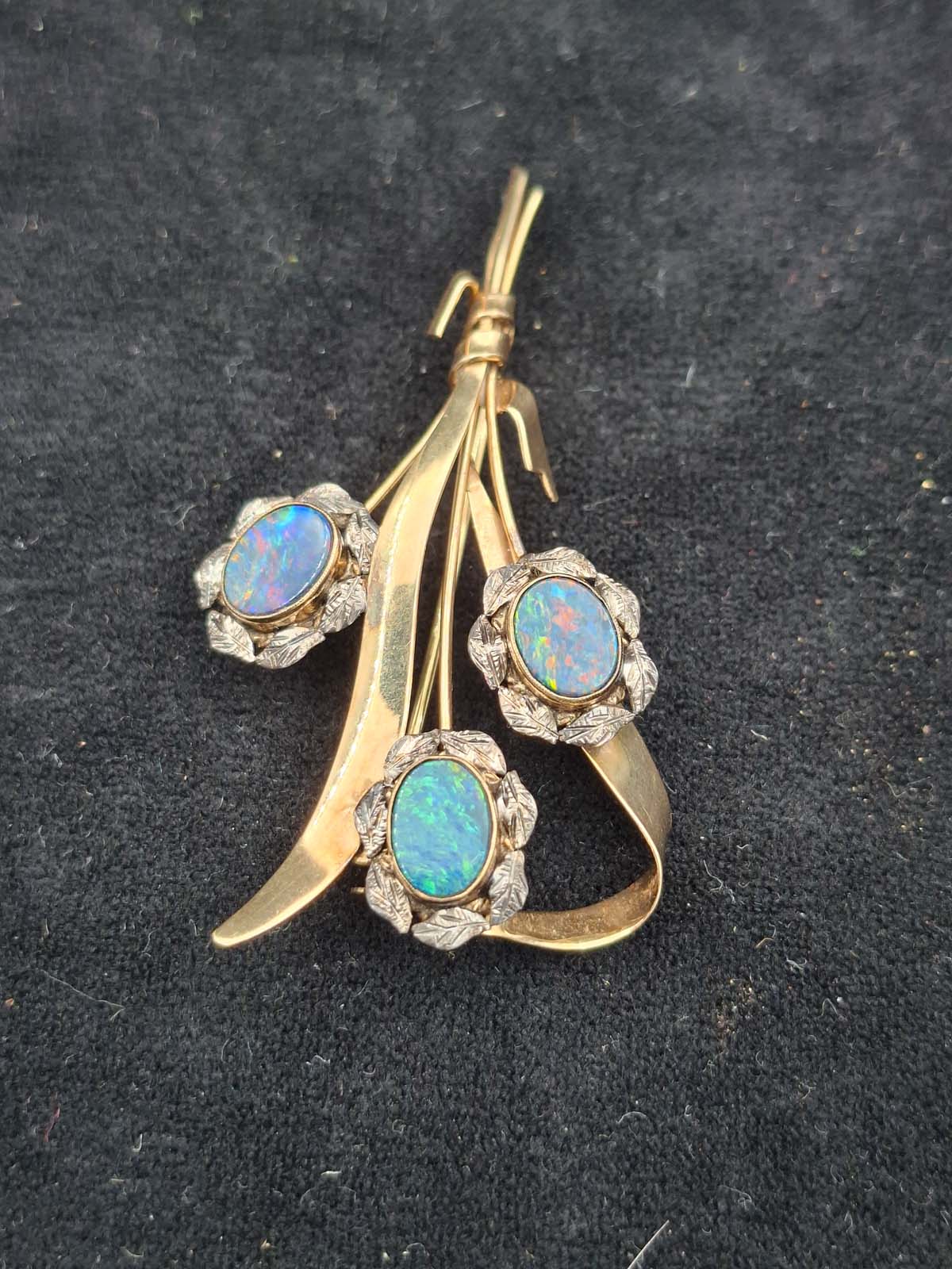9ct Gold Opal Brooch (With Valuation) - Image 3