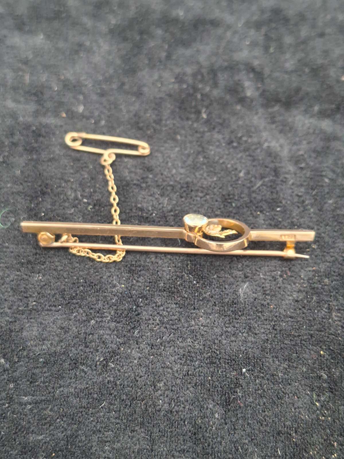15ct Gold Glass Bar Brooch (With Valuation) - Image 2