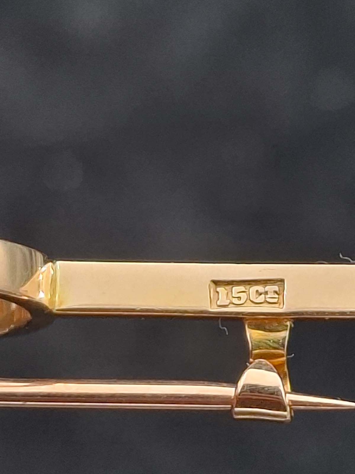 15ct Gold Glass Bar Brooch (With Valuation) - Image 3