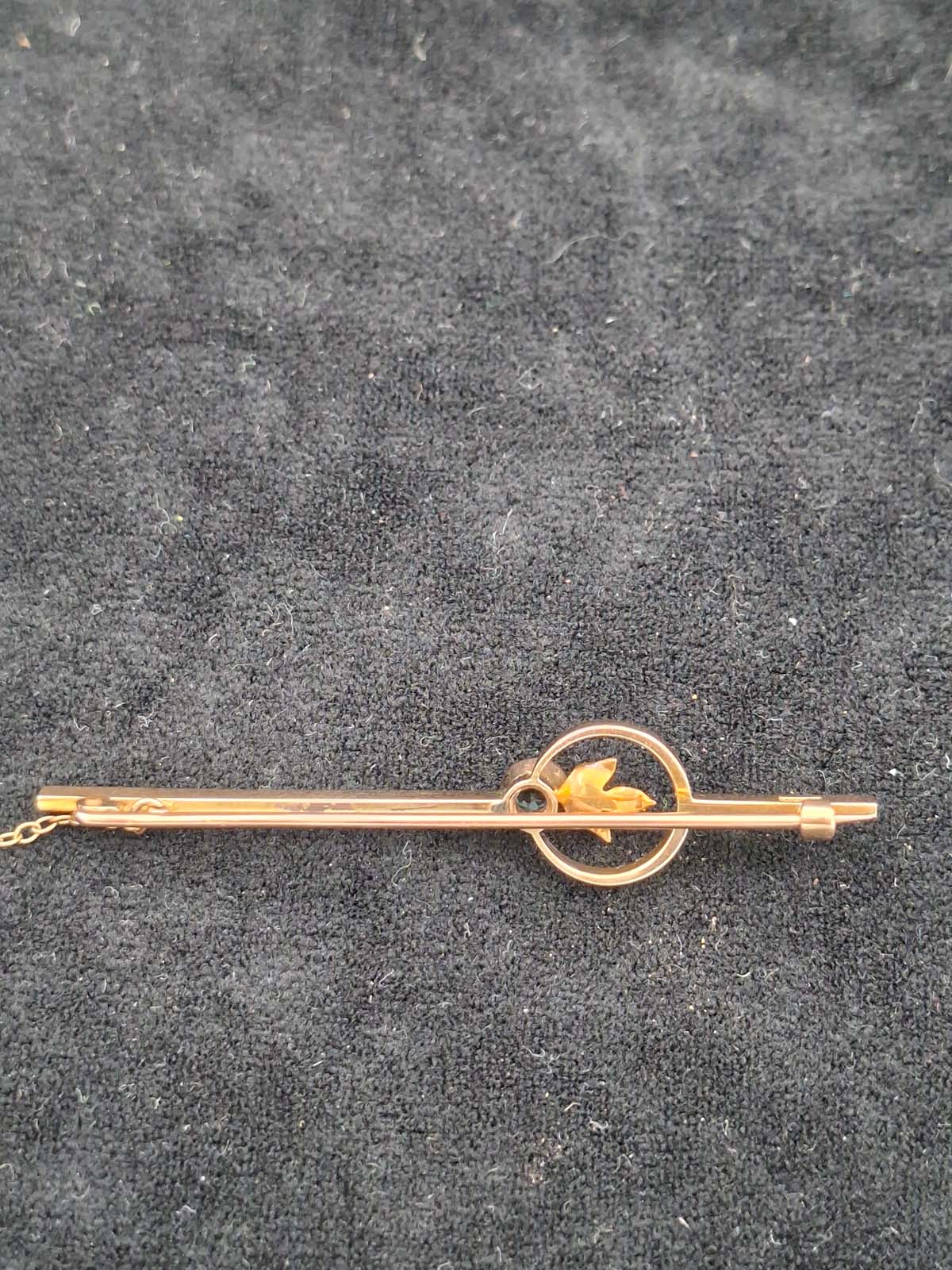 15ct Gold Glass Bar Brooch (With Valuation) - Image 7