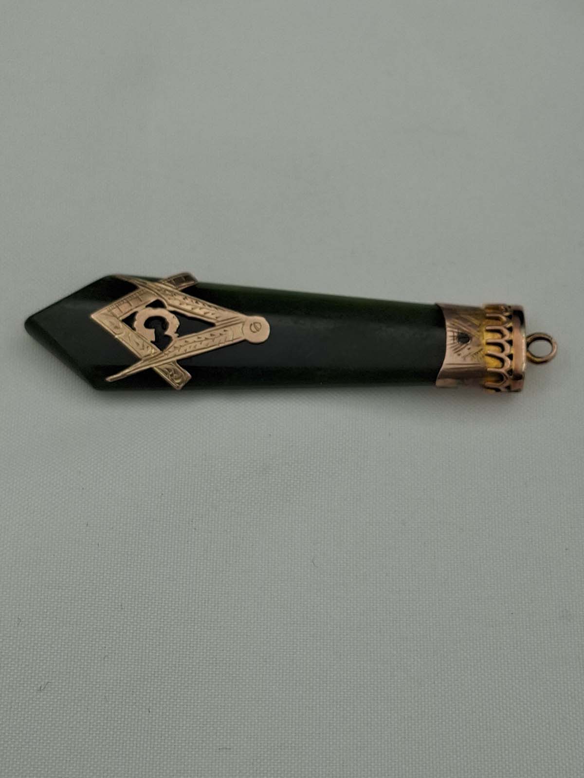 9ct Gold Masonic Greenstone Pendant - Image 4