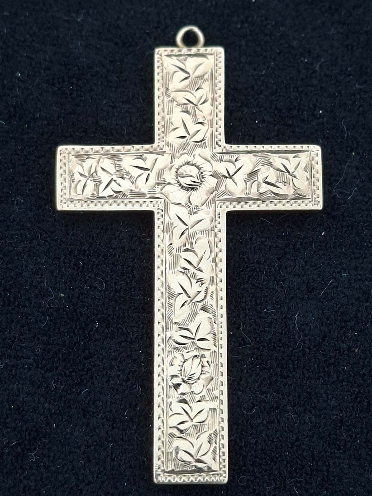 9ct Hollow Gold Cross Pendant