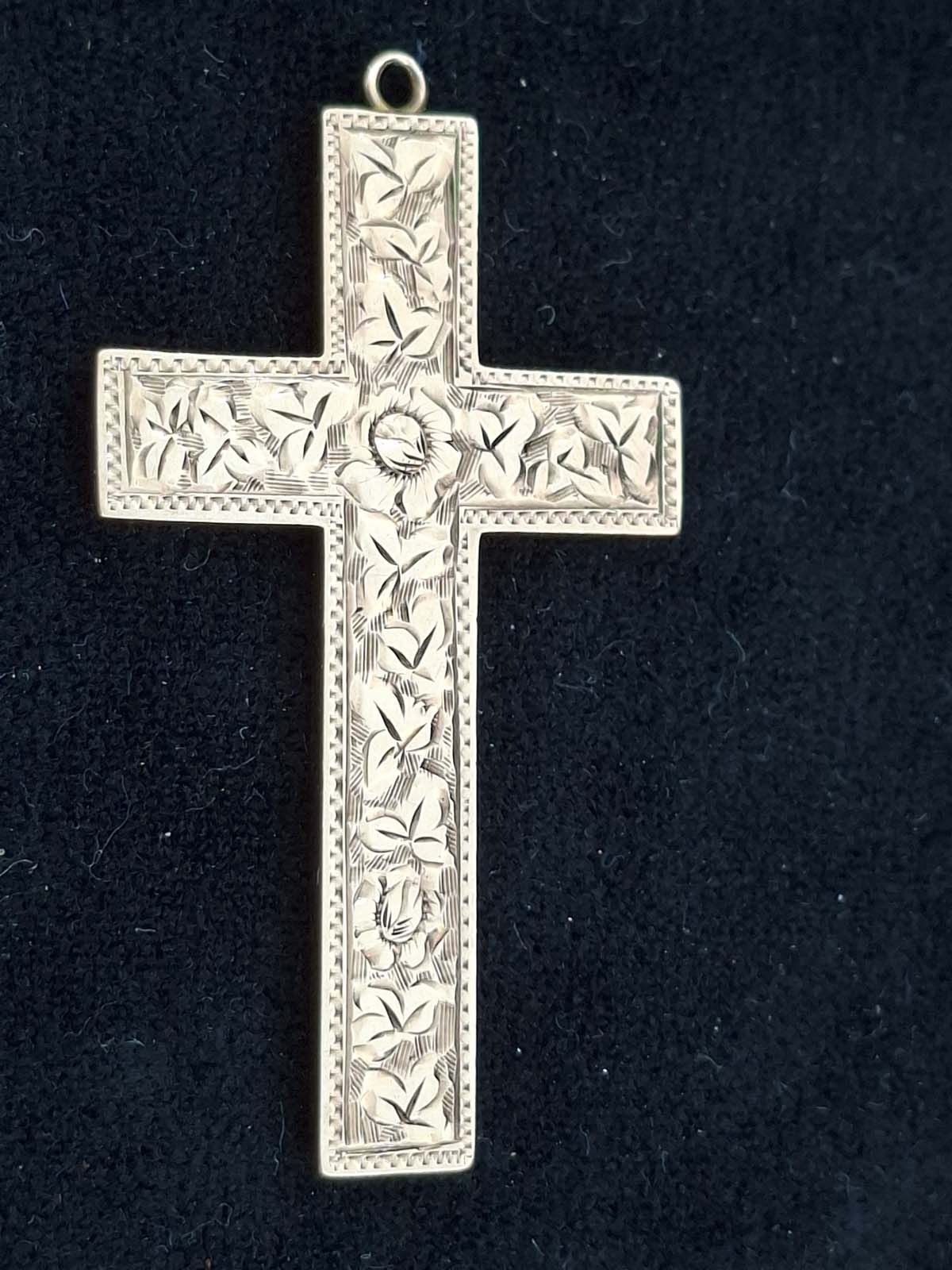 9ct Hollow Gold Cross Pendant - Image 2