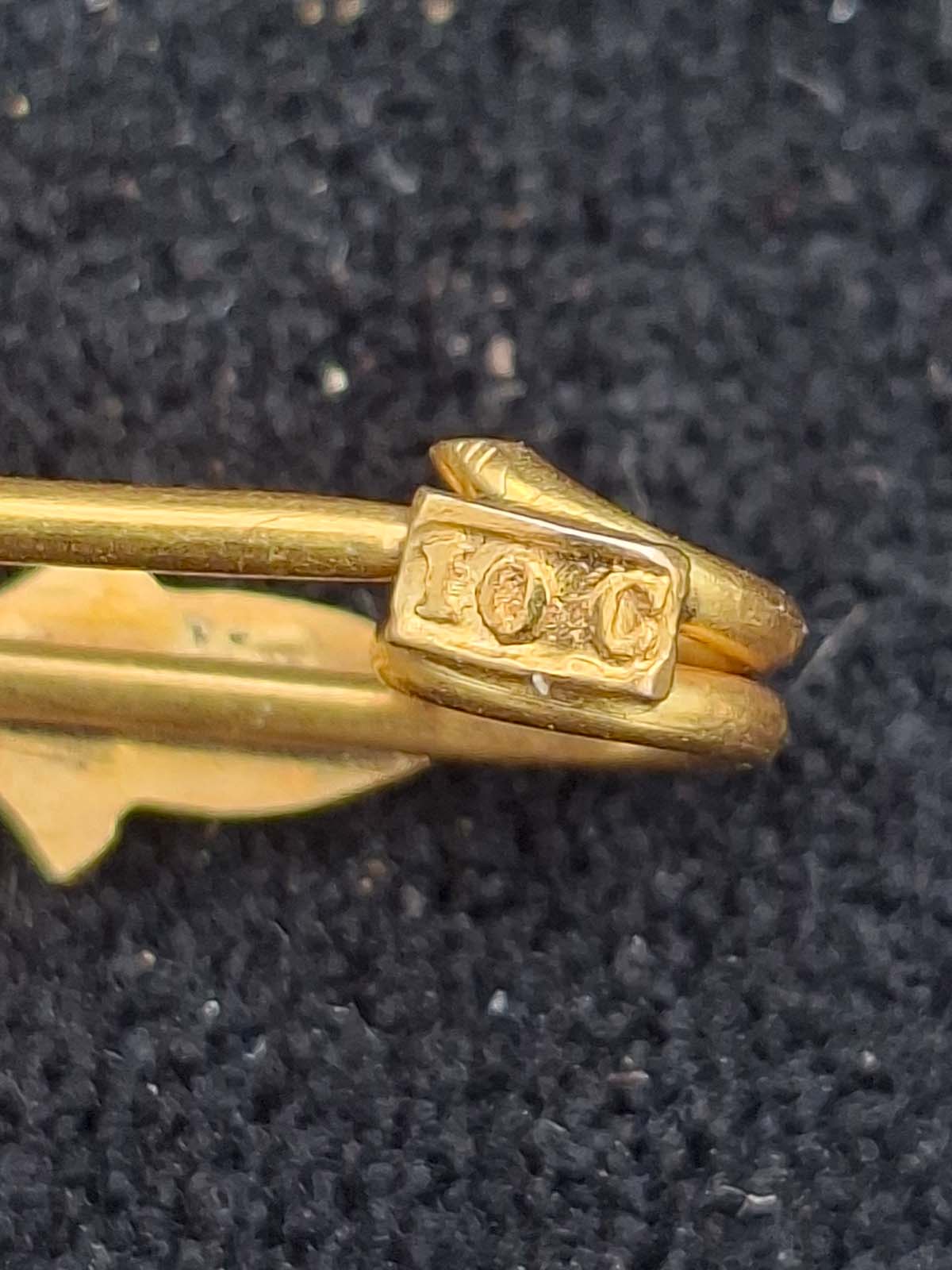 10ct Gold and Seed Pearl Letter “F” Brooch - Image 6