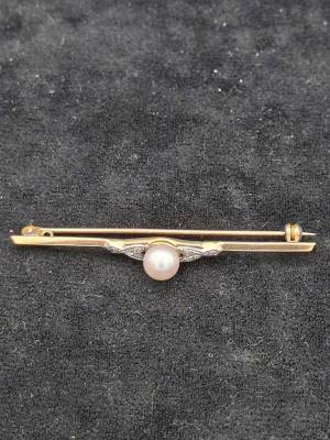 9ct Gold Akoya Cultured Pearl & Diamond Bar Brooch (With Valuation)