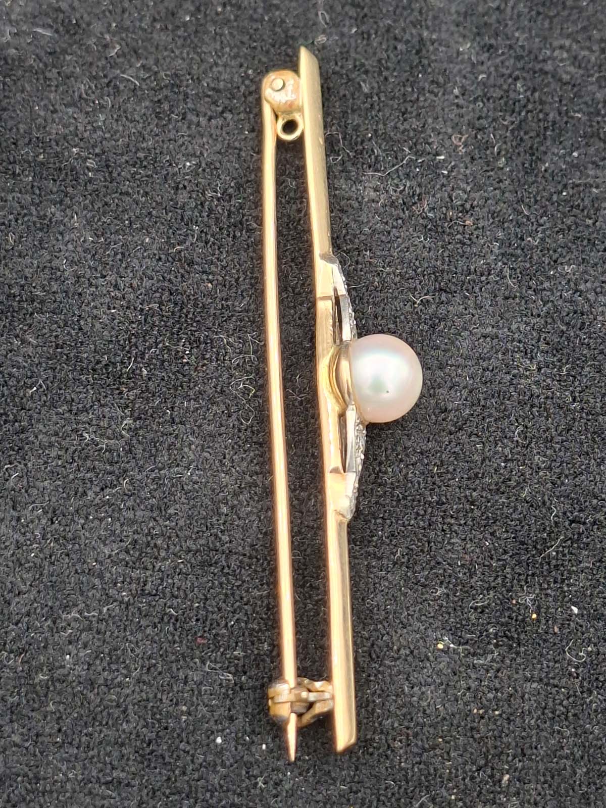 9ct Gold Akoya Cultured Pearl & Diamond Bar Brooch (With Valuation) - Image 4