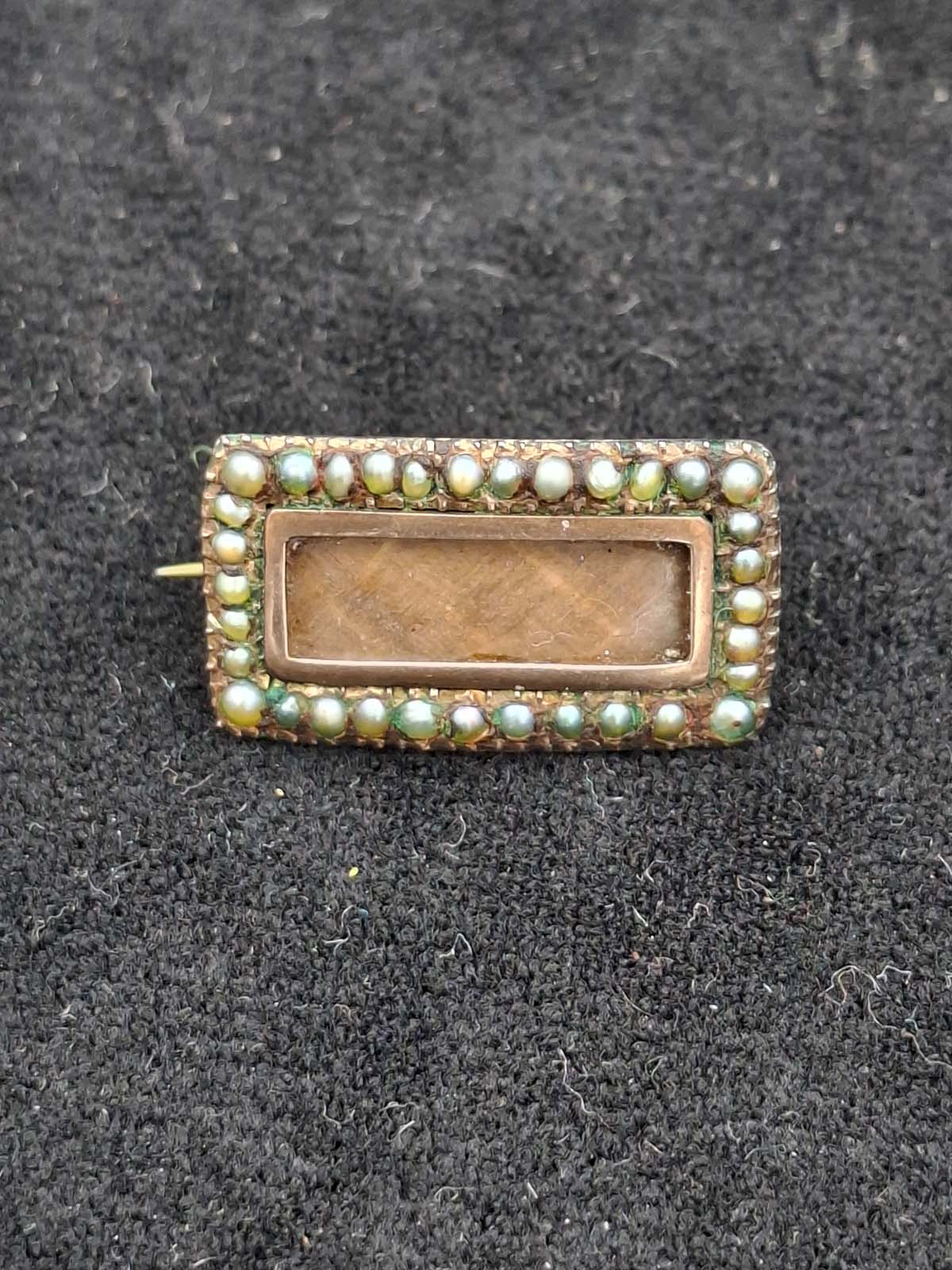 9ct Gold and Seed Pearl George III Mourning Brooch