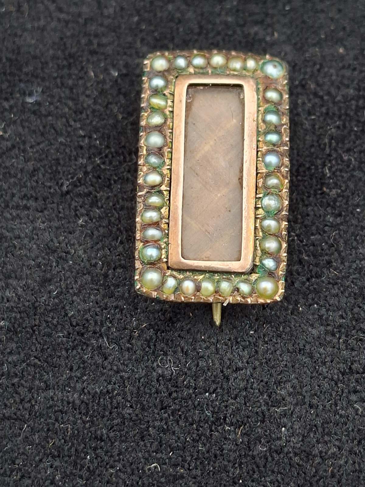 9ct Gold and Seed Pearl George III Mourning Brooch - Image 2