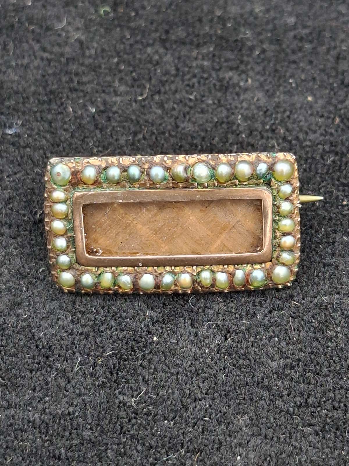 9ct Gold and Seed Pearl George III Mourning Brooch - Image 3