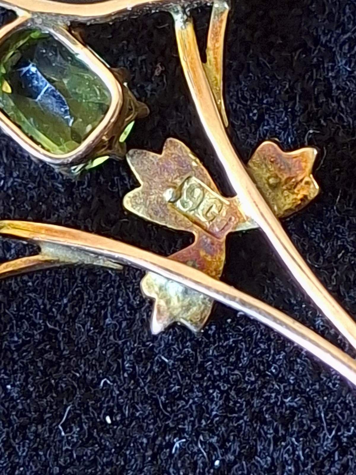 Art Nouveau Lavalier Pendant Set with Peridots & Seed Pearls - Image 3