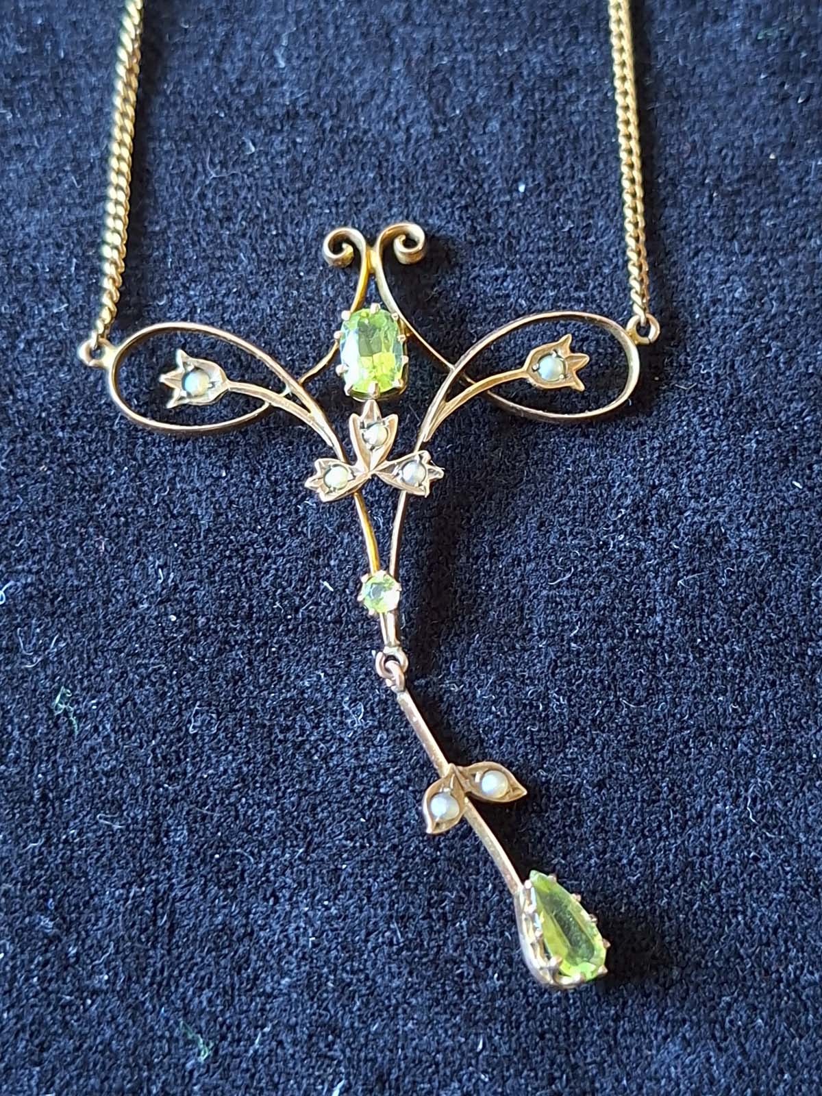 Art Nouveau Lavalier Pendant Set with Peridots & Seed Pearls - Image 5