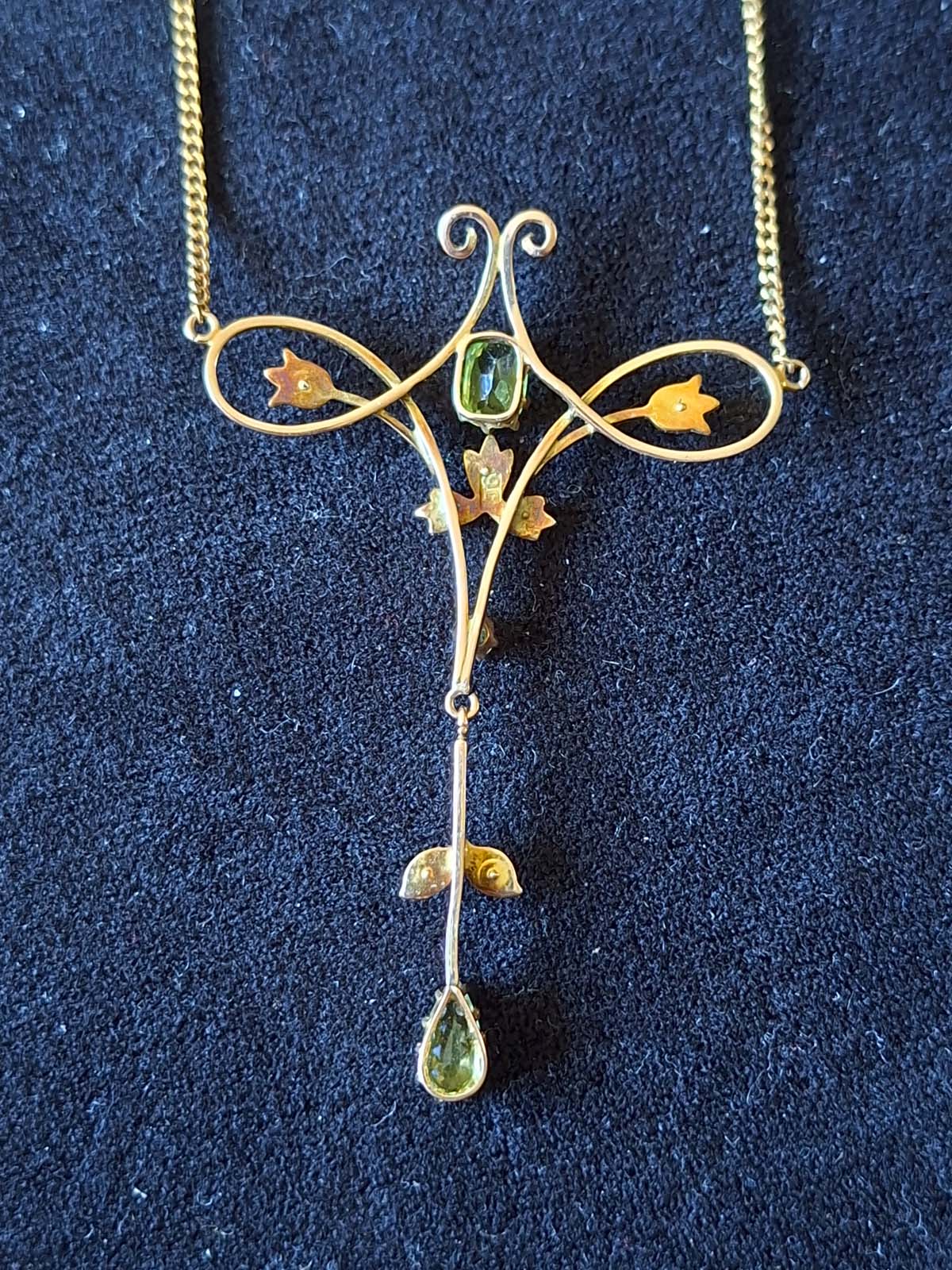 Art Nouveau Lavalier Pendant Set with Peridots & Seed Pearls - Image 6