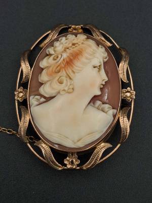 9ct Gold Cameo Brooch