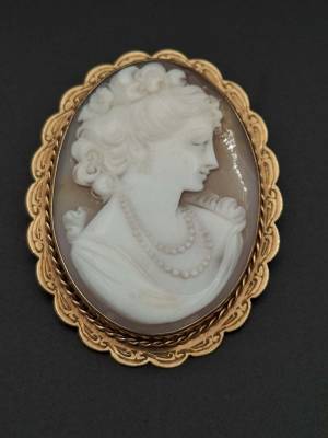 9ct Gold Cameo Brooch