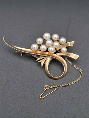 9ct Gold and Pearl Brooch