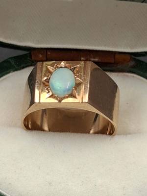 9ct Gold Opal Ring (With Valuation)
