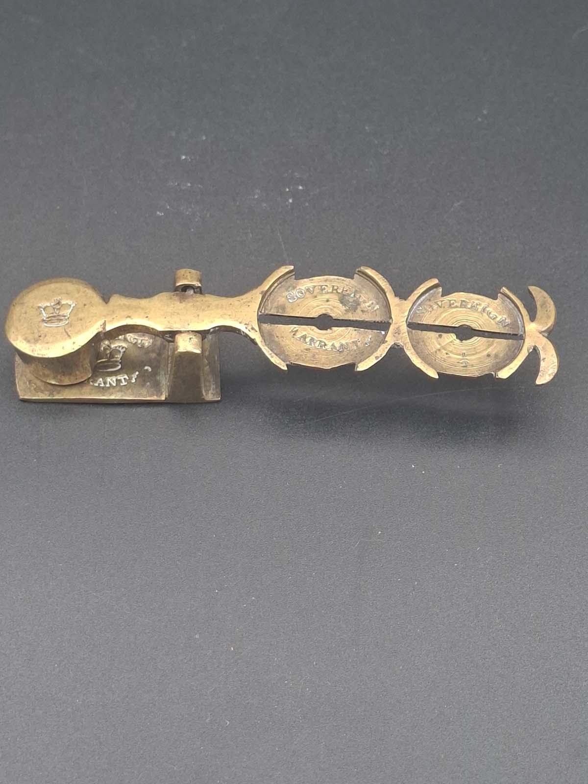 Victorian Half & Full Sovereign Scales