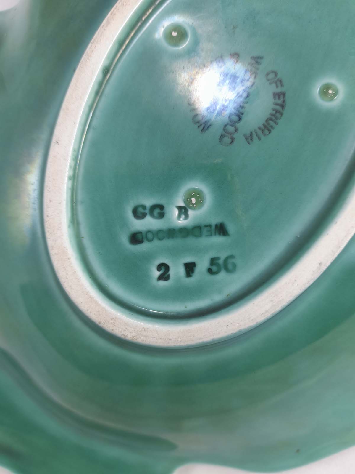 Wedgwood Green Majolica Dish - Image 6