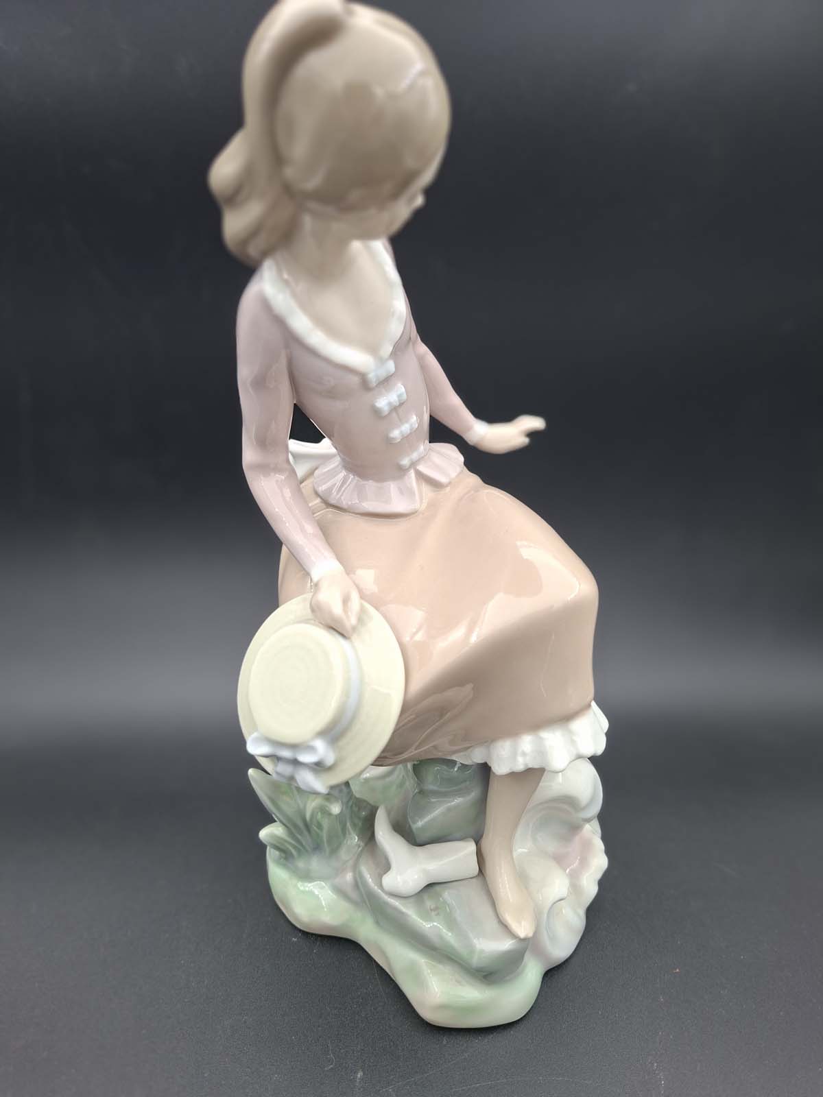 A Lladro Figurine Called “At the Seaside” - Image 2