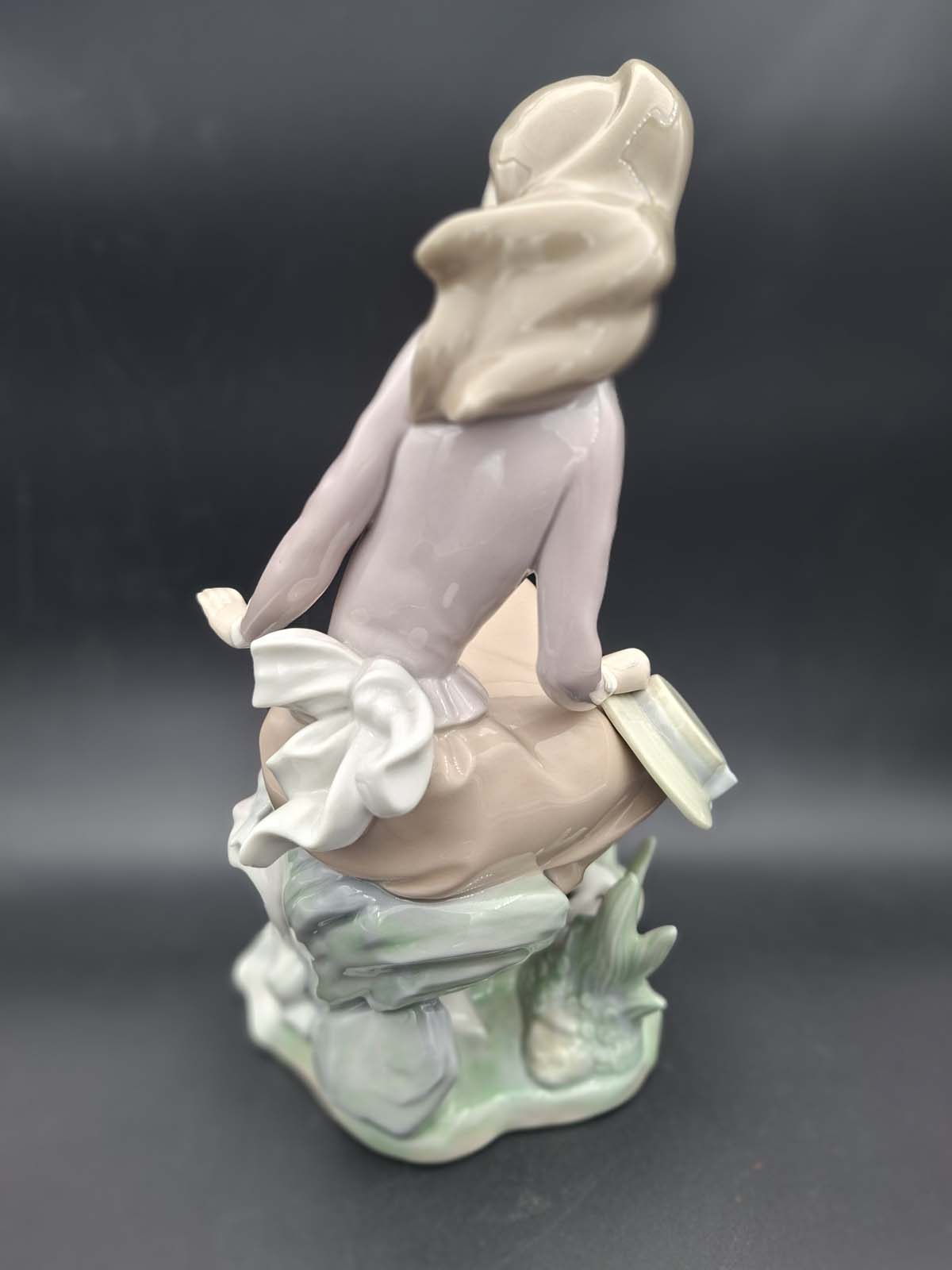 A Lladro Figurine Called “At the Seaside” - Image 3