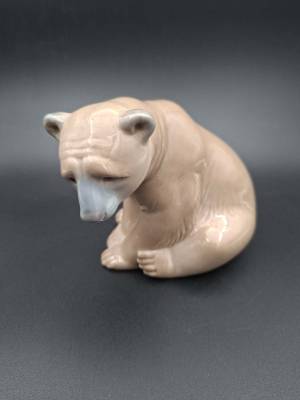 Lladro Bear Seated Polar Bear No. 1209