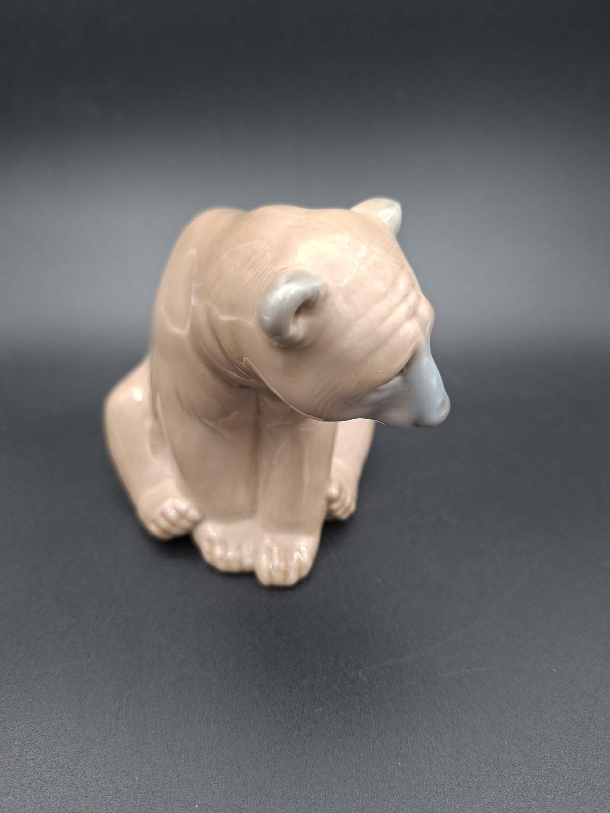 Lladro Bear Seated Polar Bear No. 1209 - Image 2