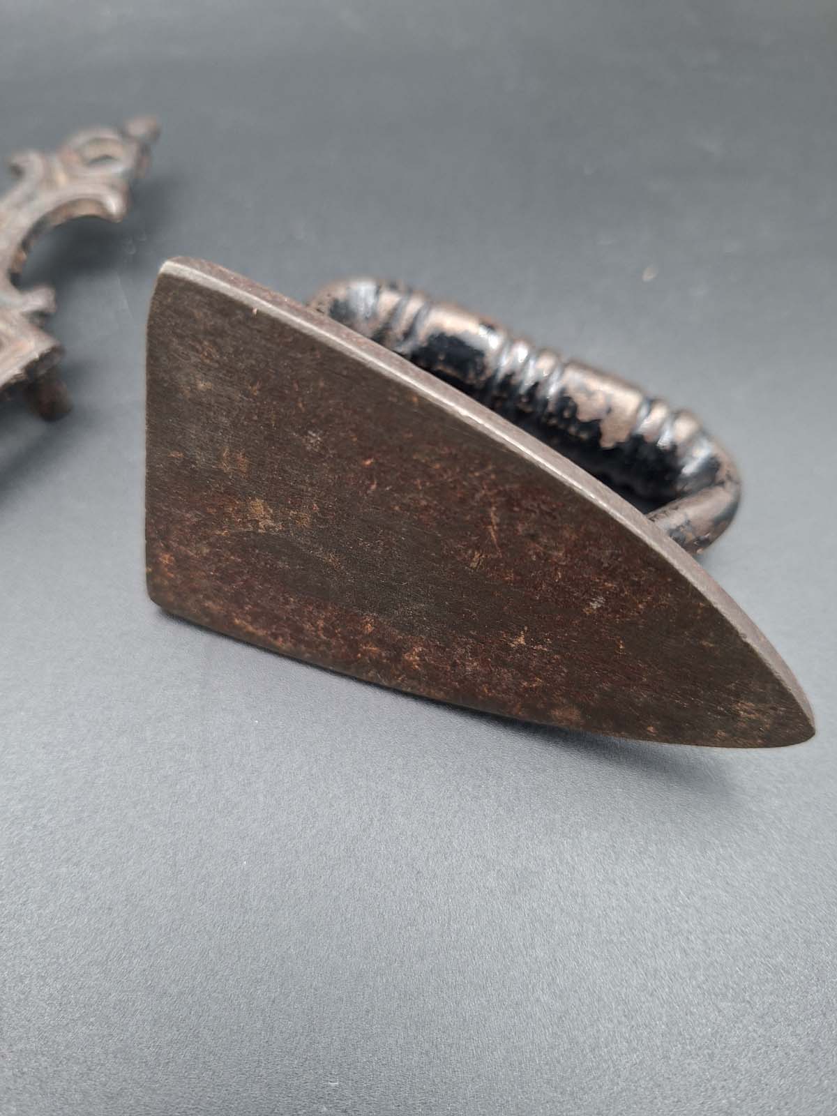 Cast Iron Miniature Sad Iron & Trivet - Image 2