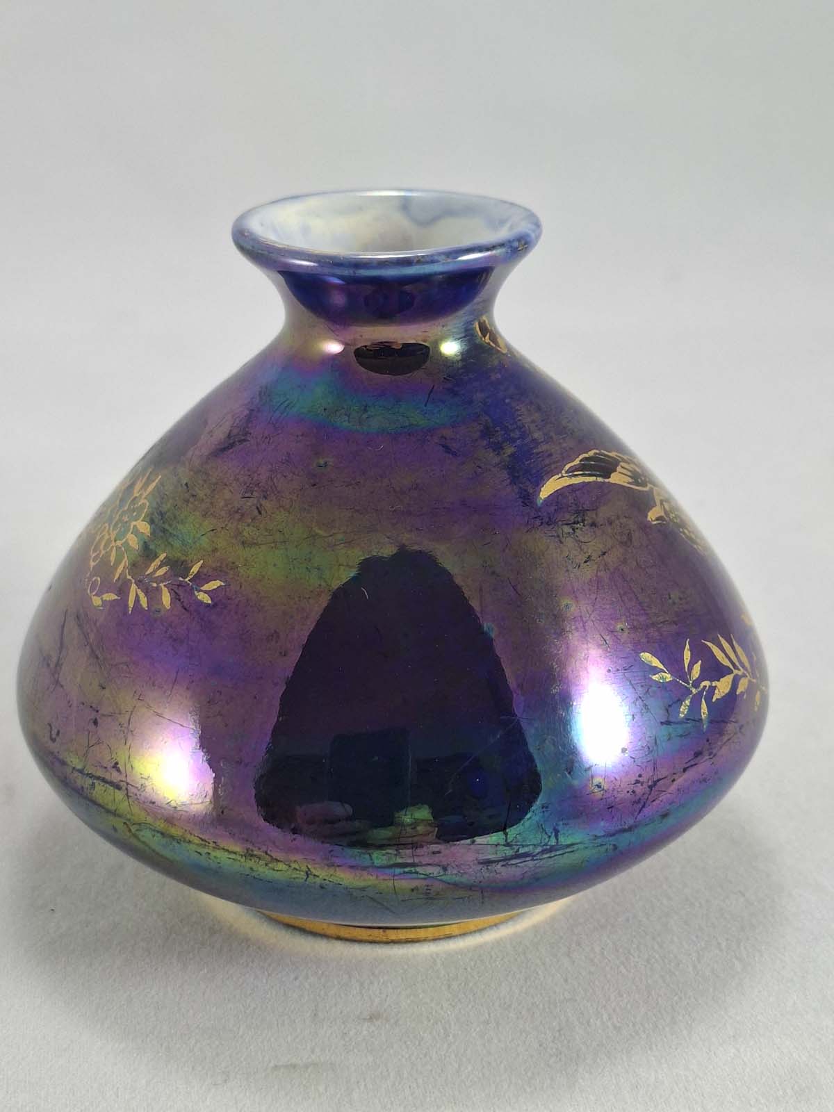 Fielding’s Devon Lustrine Vase - Image 3