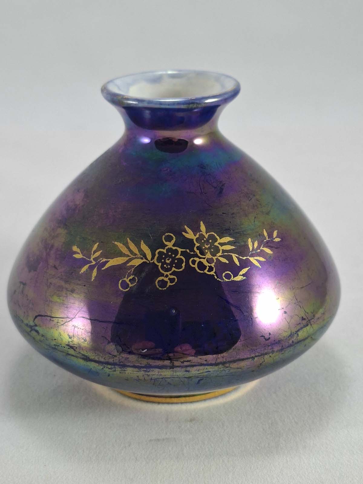 Fielding’s Devon Lustrine Vase - Image 4
