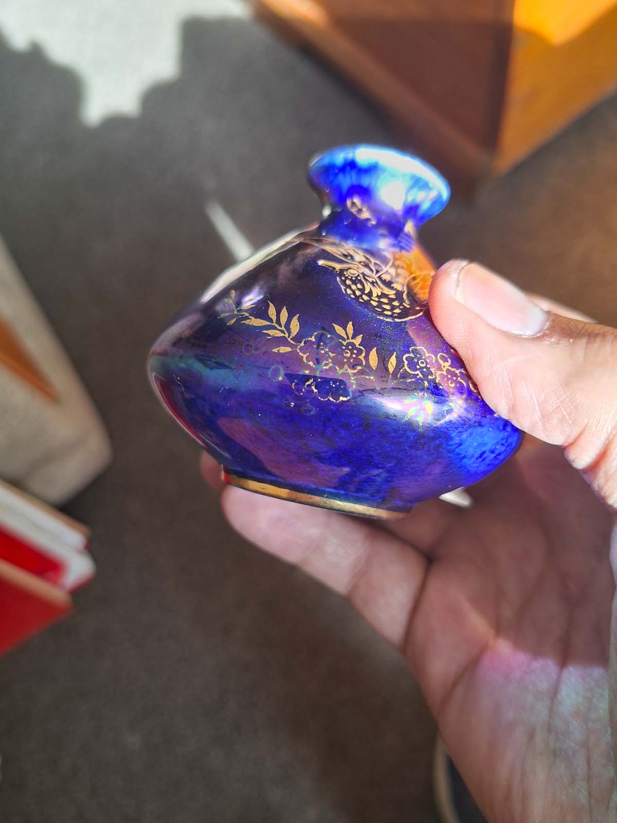 Fielding’s Devon Lustrine Vase - Image 8