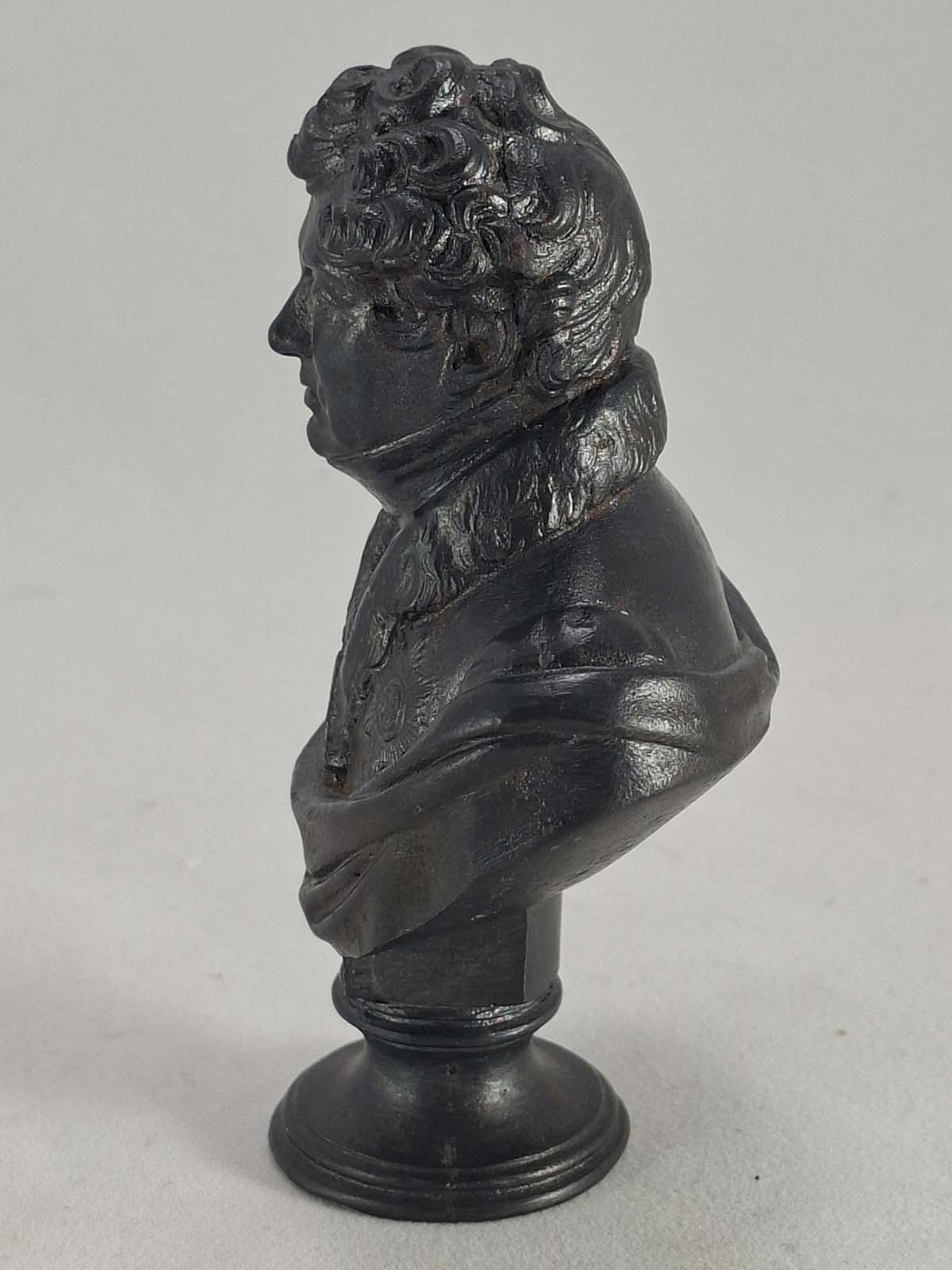 Small Bronze Bust of William IV - Image 4