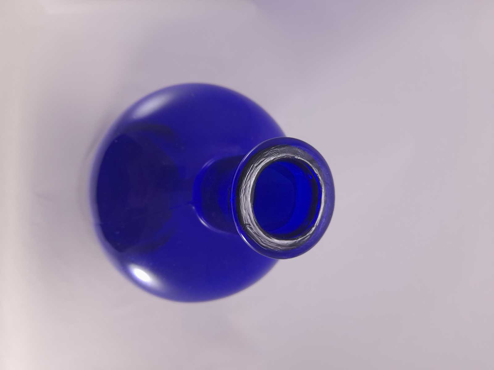 Cobalt Blue Glass Bulk Chemist Bottle - Image 5