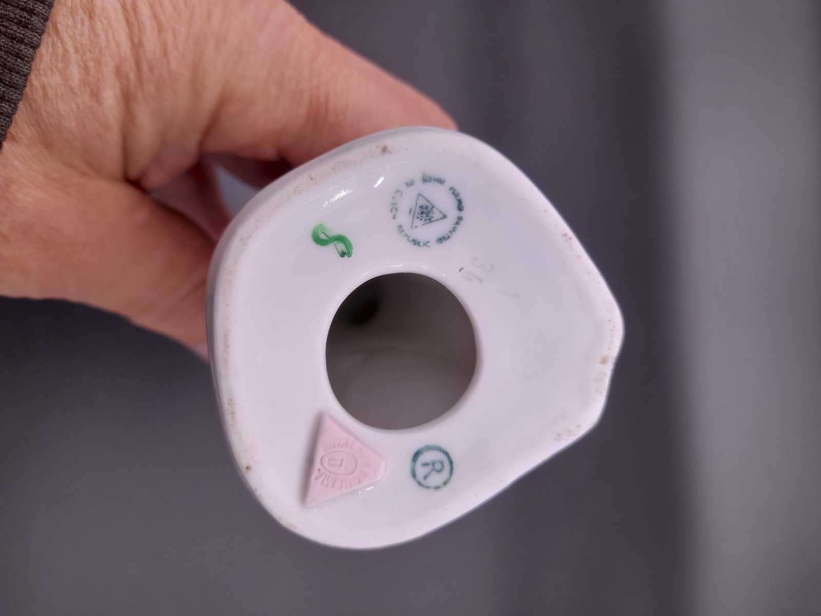 Mid Century Royal Dux White Sitting Cat - Image 5